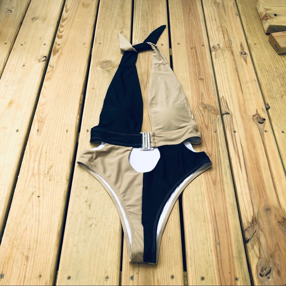 NWT cut out swimsuit Camel & black cut out halter bikini gold square buckle M - Picture 4 of 16